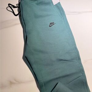 Nike Men's Teal Slim Fit Joggers size L $125